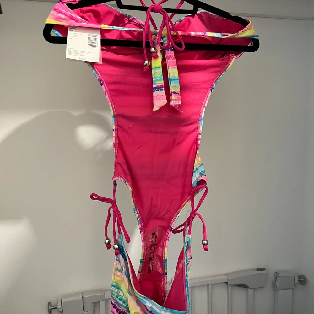 One piece swim suit size large - Picture 2 of 5